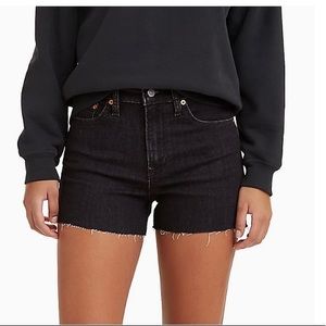 Womens Levi’s high rise frayed Jean shorts